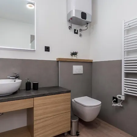 Deluxe Apartments 