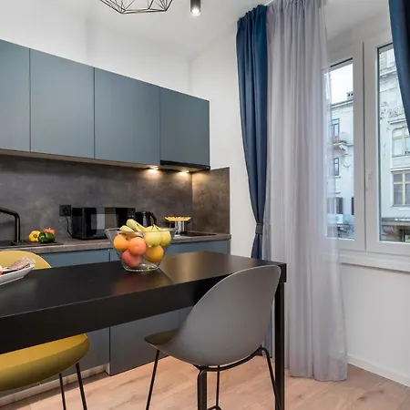 Deluxe Apartments 