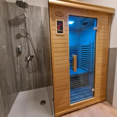 Deluxe Apartments 